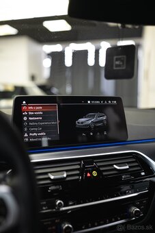 Predám BMW Rad 5 Touring 530d mHEV xDrive - 10