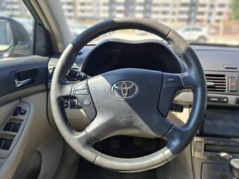 Toyota Avensis Combi 2.2 D-4D Lux - 10