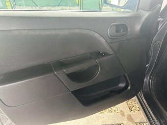 Ford Fiesta 1.4 benzín - 10