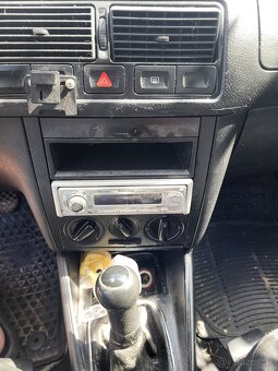 VW Golf 4 1.9 Tdi 66 Kw M5 - 10