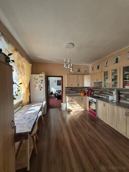 REZERVOVANE - Na predaj rodinný dom s veľkým pozemkom 3820 m - 10