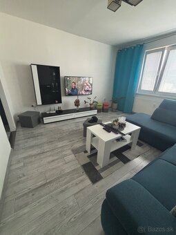 Predám komplet prerobený 2 izbový byt s balkónom v Žarnovici - 10
