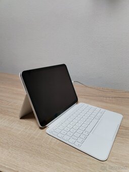 iPad 10.9" Wi-Fi 64GB Strieborný (10. gen.) + Apple Magic K - 10