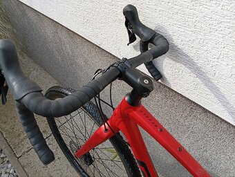Ponúkam na predaj gravel Giant Revolt 1  28" - 10