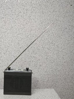 STAROŽITNÉ AUTORADIO 》Hitachi KM-900L - 10