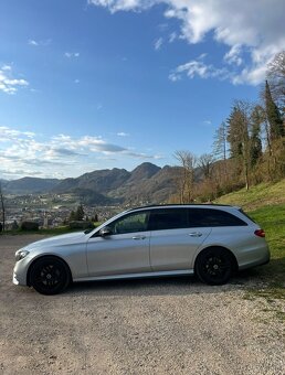 Predám Mercedes Benz E220d 4 Matic,r.v. 2017 - 10