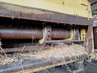 NEW HOLLAND TX66 - 10