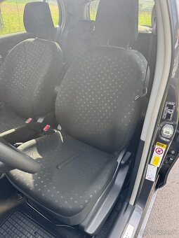Toyota Yaris 1.3 - 10