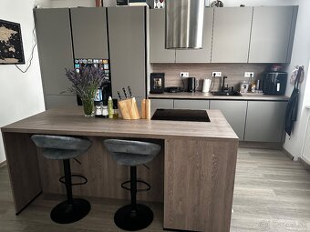 Rodinný dom po kompletnej rekonštrukcii + hosťovský dom + ba - 10