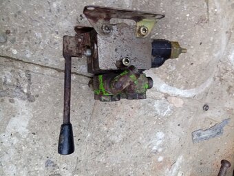 Predám piest+rozvádzač - 10