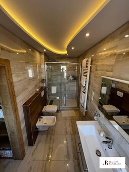 LUXUSNÝ NADŠTANDARDNE ZARIADENÝ BYT S GARÁŽOU V CENTRE - 10