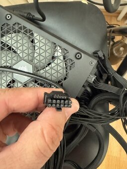 Corsair RM1000x - 10