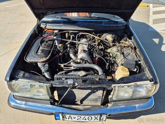 Mercedes-Benz W123 230C - 10