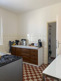 Ponúkam 2 izb. tehlový byt na zámostí v Trenčíne. - 10