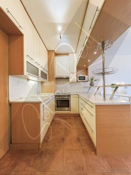 PREDAJ: svetlý 2-izbový byt; Stavbárska - Vrakuňa - 10