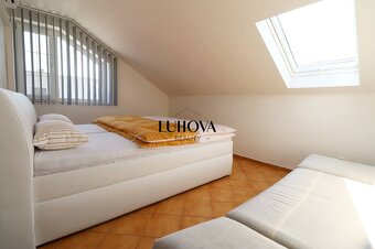 Rodinný dom s VEĽKÝM POTENCIÁLOM - 10