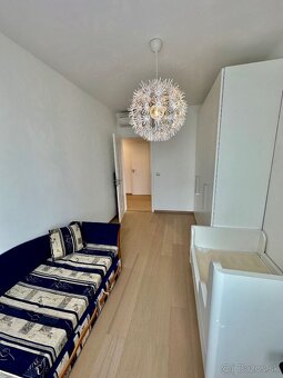 Prenájom 4 izbový byt na Landererovej ulici Bratislavy. - 10