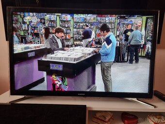Predám SMART LED TV SAMSUNG UE32F4500AW HD - 10