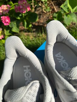 Bezecke tenisky Hoka Clifton 10 - 10