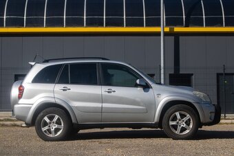 Toyota RAV4 - 10