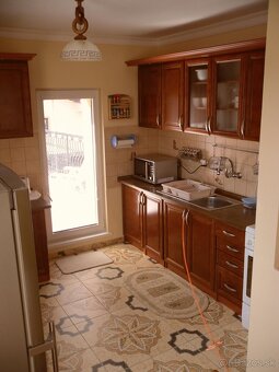 viacgeneračný rodinný dom -3 byty a 2 garáže -Martin Stráne - 10