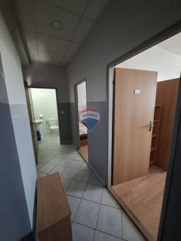 RE/MAX | Veľké zníženie ceny zabehnutej ubytovne v Galante – - 10