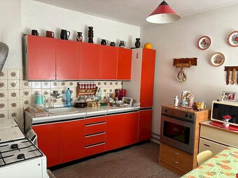 Rodinný dom s pekným pozemkom v Turčianskom Petre - 10