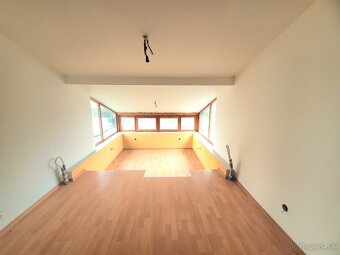 Rodinný dom pre viacčlennú rodinu - 10