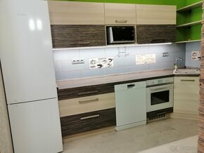Predám kuchynskú linku +komplet spotrebiče, obsah v popise - 10