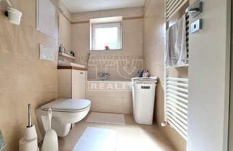 Pekný zrekonštruovaný 2 izbový byt s balkónom, dvoma... - 10