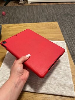 iPad 8 (2020) 32GB + stylus a obal ESR - 10