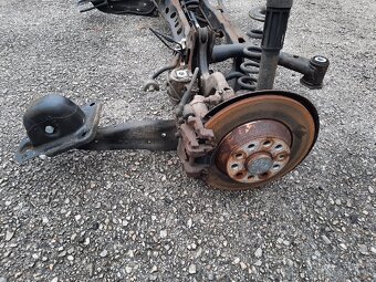 zadná náprava Passat B8 - 10