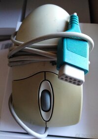 Retro klavesnice a Guľôčková Myš - 10