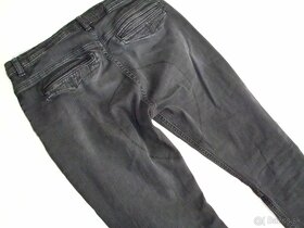 Guess dámy-chlapčenské chino skinny riflové nohavice v.M - 10