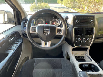 Dodge Grand Caravan SXT 3.6 V6, 1 majitel, 47 000 km - 10