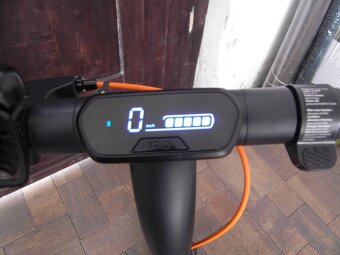 Elektrokolobežka Ninebot E2 Pro by Segway - 10