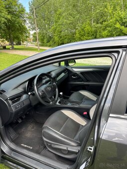 Toyota Avensis Combi 2.0 D-4D S&S Executive - 10