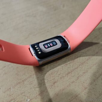 Predám Fitbit Charge 6 - 10