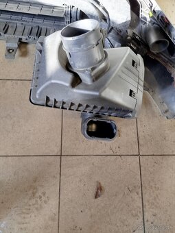 Rozpredám Hyundai tucson NX4 1,6tgdi - 10