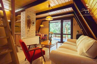 REZERVOVANÉ Čarovná chata uprostred prírody s tečúcim poto - 10