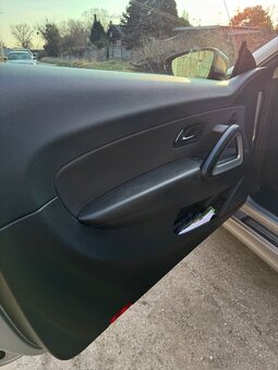 Volkswagen Scirocco 2.0TDI 2010rok - 10