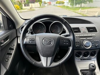 Mazda 3 1.6 DOHC Hatchback - 10