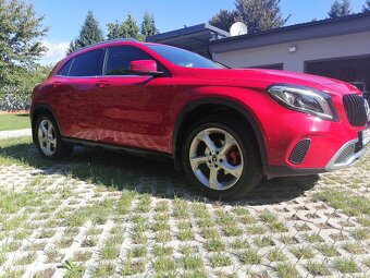 Mercedes GLA - 10