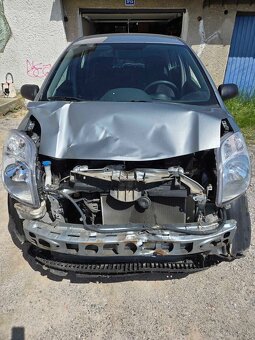 Toyota yaris 2006 - 10