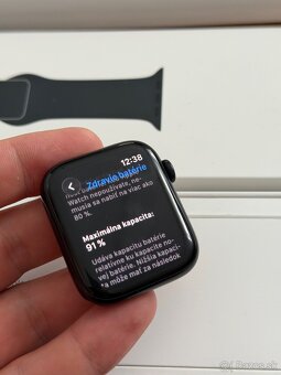 Apple Watch SE 2 44mm komplet top stav - 10
