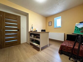 Zrekonštruovaný 4-izbový rodinný dom s garážou GALOVANY - 10