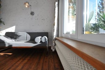 Jedinečný a priestranný 3-izbový byt s tehlovou atmosférou 9 - 10