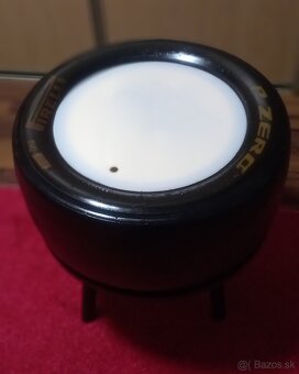 Stôl z pneumatiky formule 3000 - 10