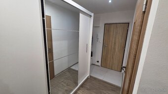 Prenajmem prerobený, zariadený 3 izbový byt vo Zvolene - 10