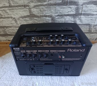 Elektroakusticka gitara Yamaha kombo Roland AC-33 - 10